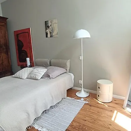 Semesterbostad Chez Marie, Maison Arty *