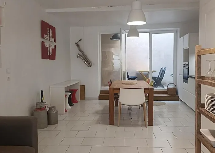 Chez Marie, Maison Arty